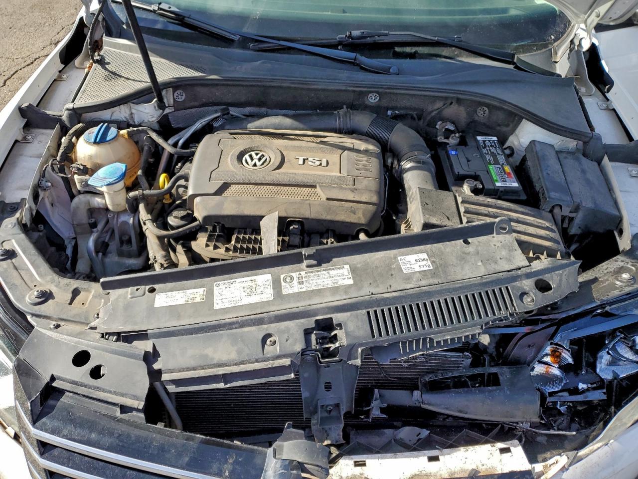 2014 VOLKSWAGEN PASSAT S photo 11