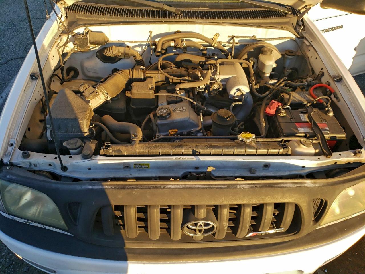 2002 TOYOTA TACOMA photo 11