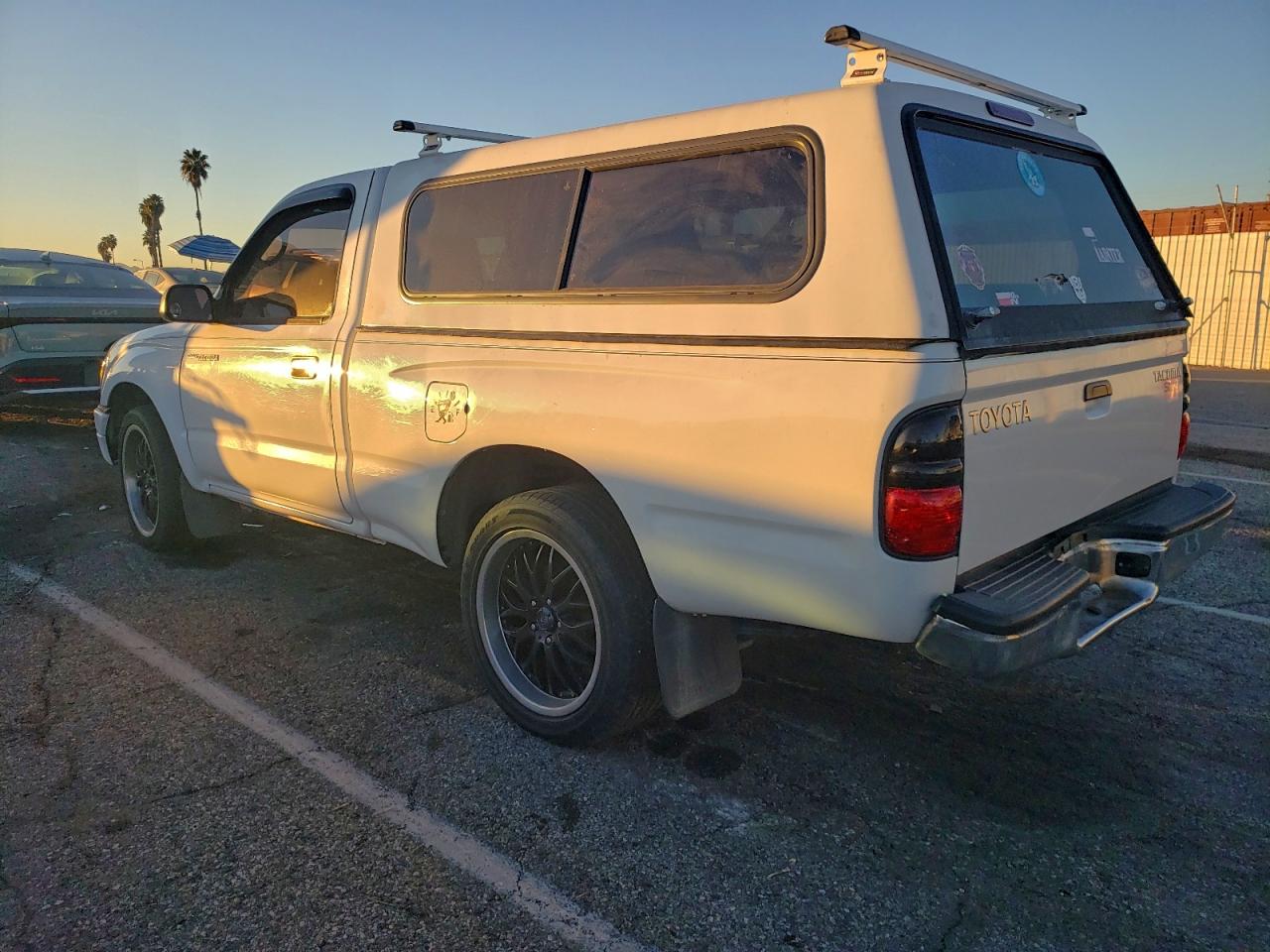 2002 TOYOTA TACOMA photo 2