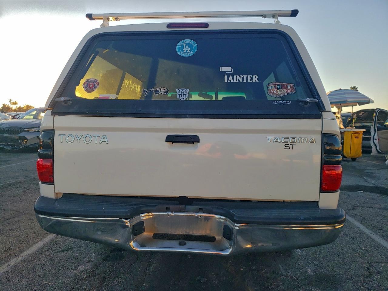 2002 TOYOTA TACOMA photo 6