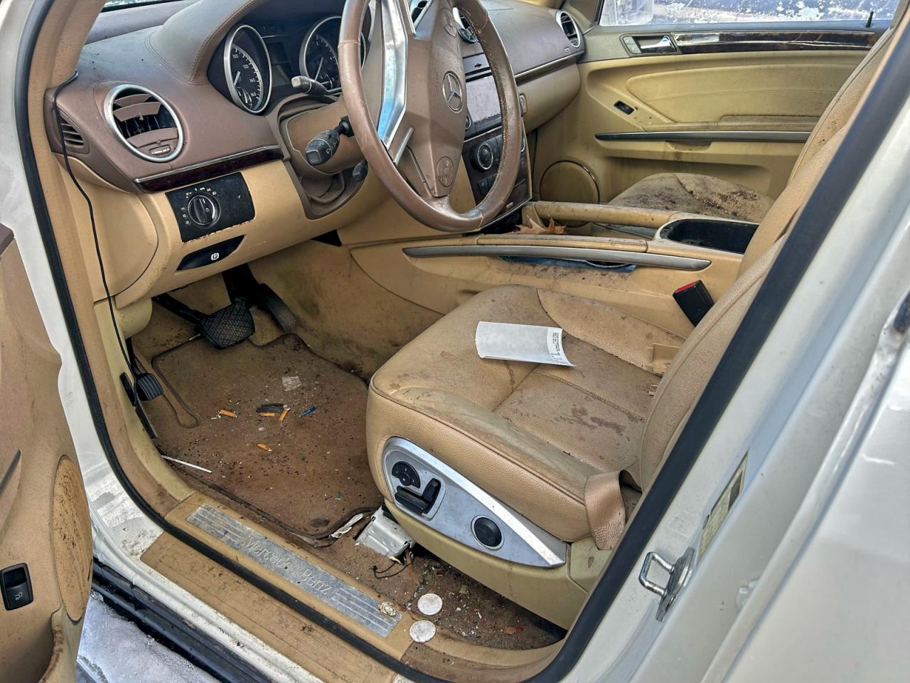 2011 MERCEDES-BENZ GL 350 BLUETEC photo 9