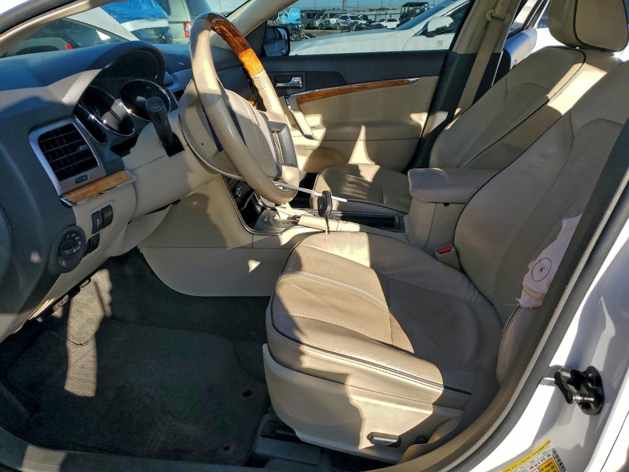 2010 LINCOLN MKZ photo 7