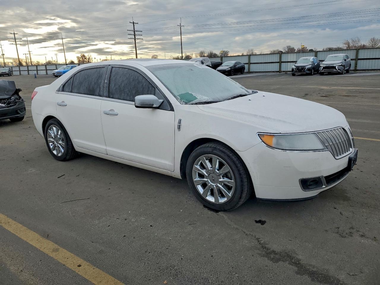 2010 LINCOLN MKZ photo 4