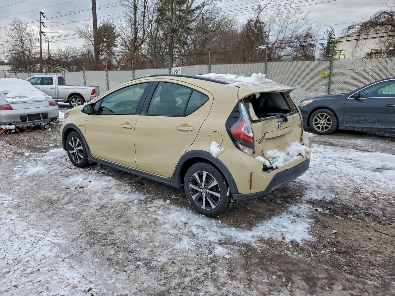 2018 TOYOTA PRIUS C photo 4