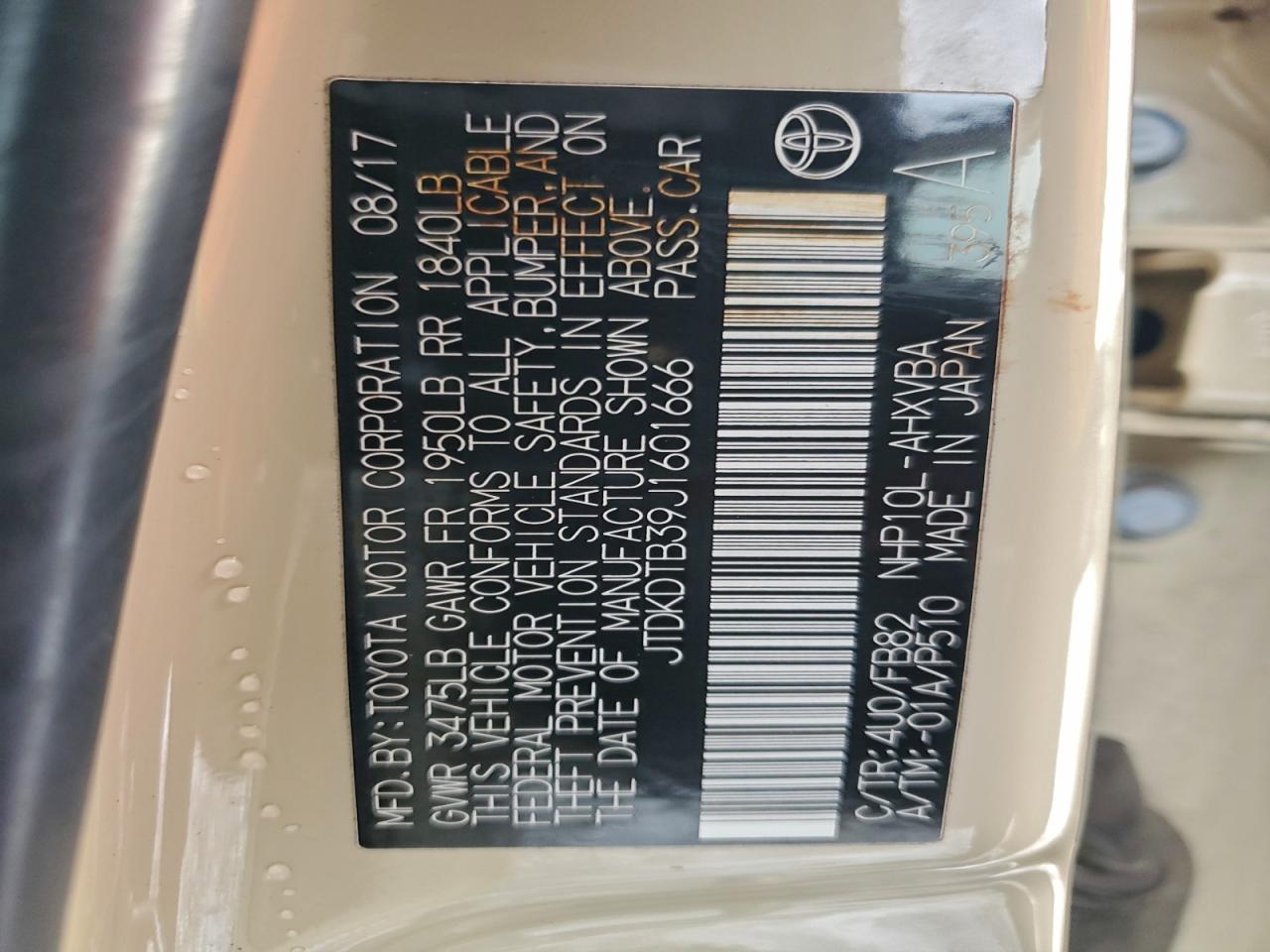 2018 TOYOTA PRIUS C photo 34