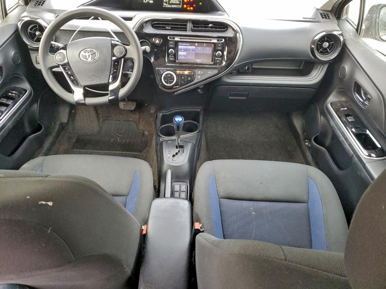 2018 TOYOTA PRIUS C photo 22