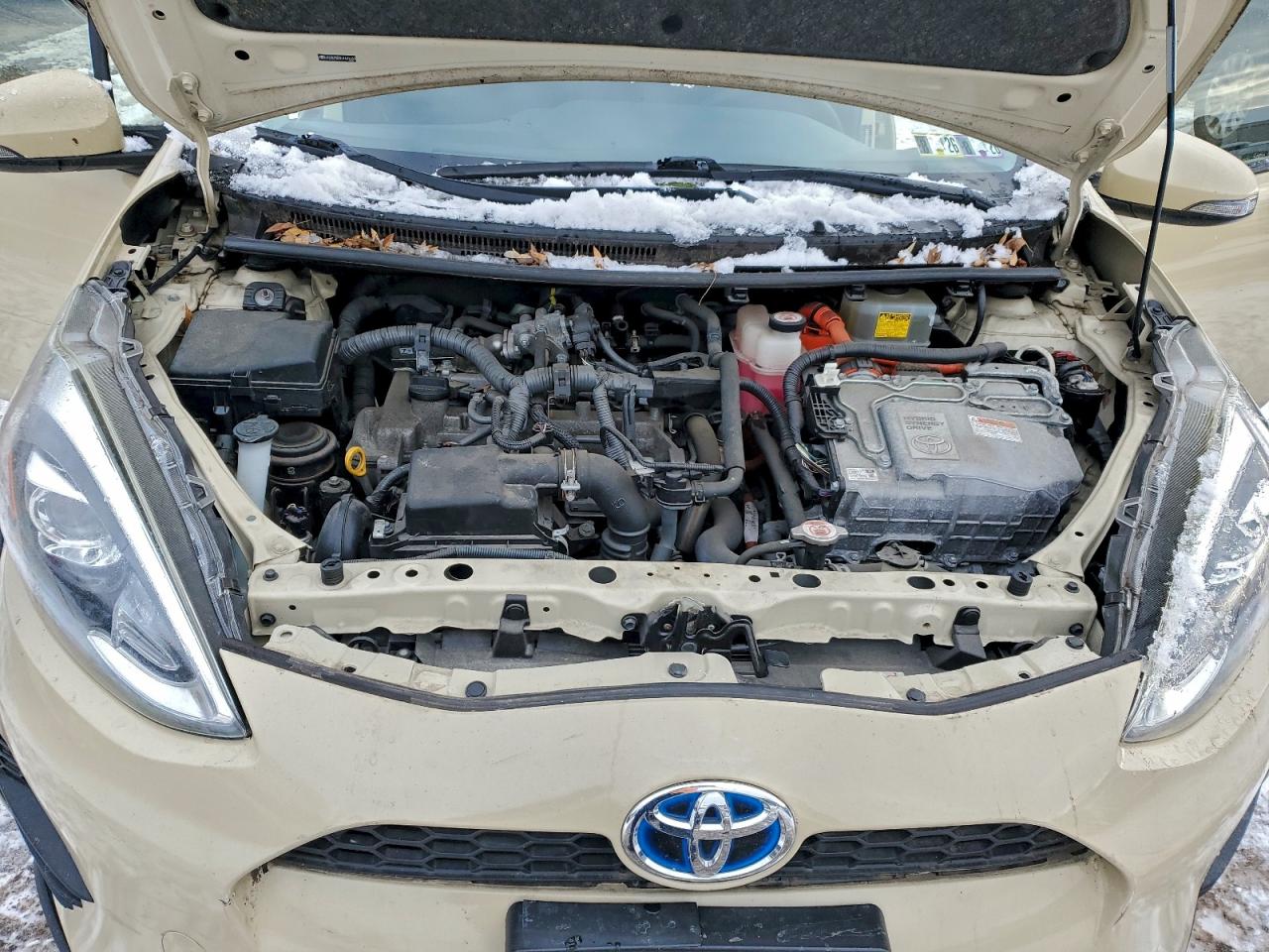2018 TOYOTA PRIUS C photo 31