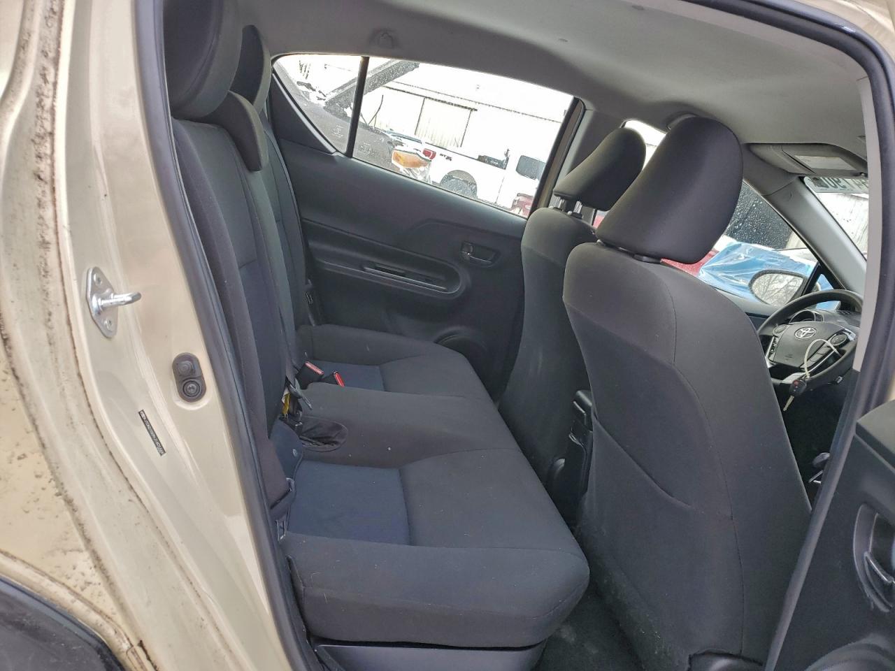 2018 TOYOTA PRIUS C photo 28