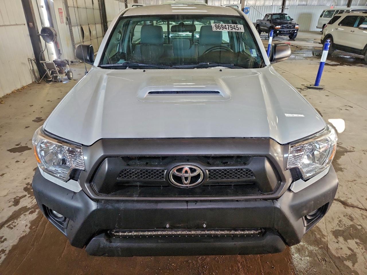 2013 TOYOTA TACOMA photo 5