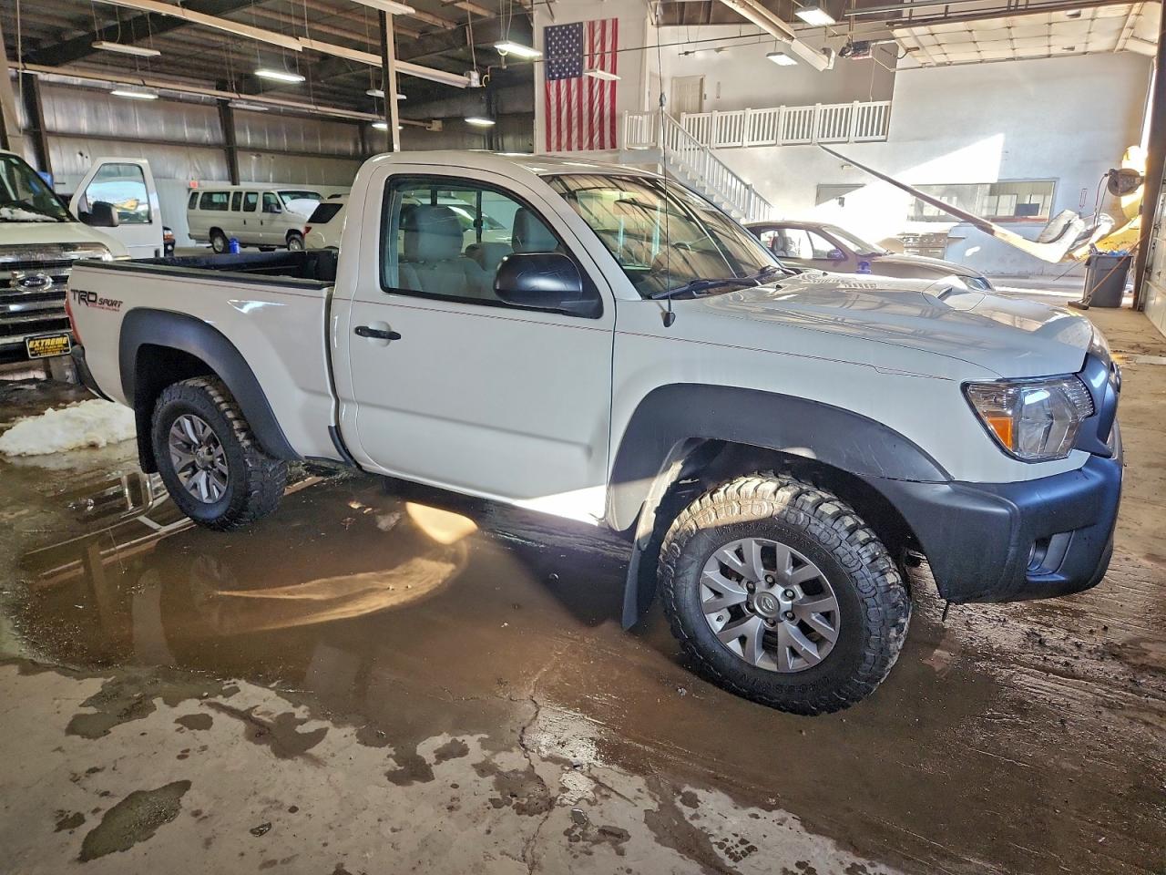 2013 TOYOTA TACOMA photo 4
