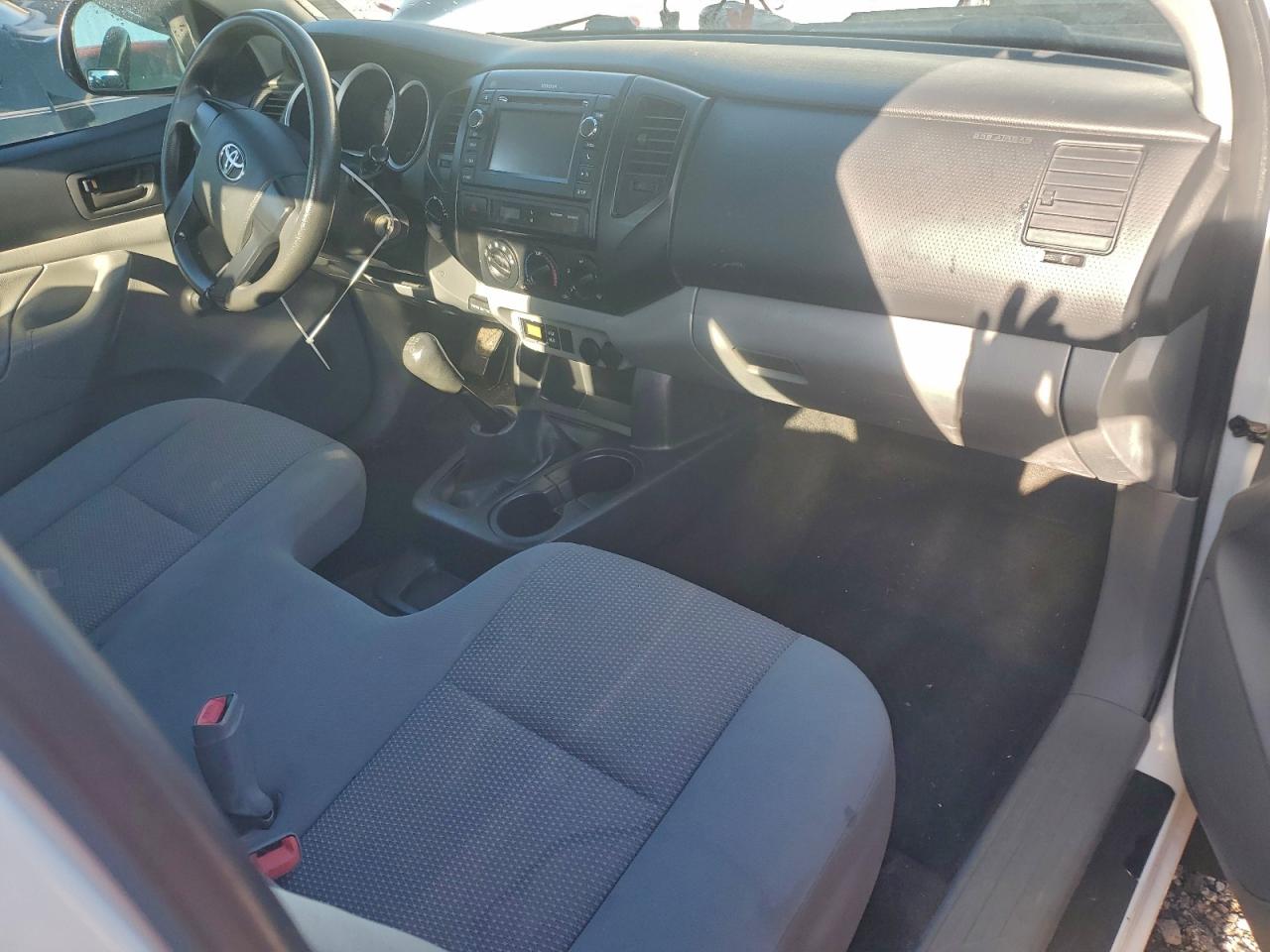 2013 TOYOTA TACOMA photo 8