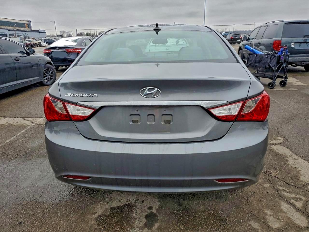 2013 HYUNDAI SONATA GLS photo 6