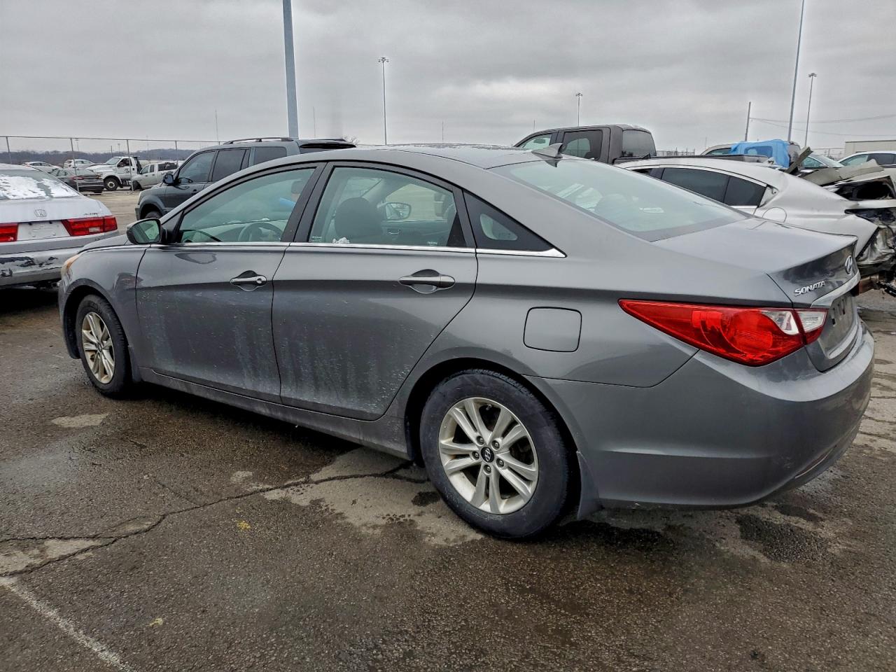 2013 HYUNDAI SONATA GLS photo 2
