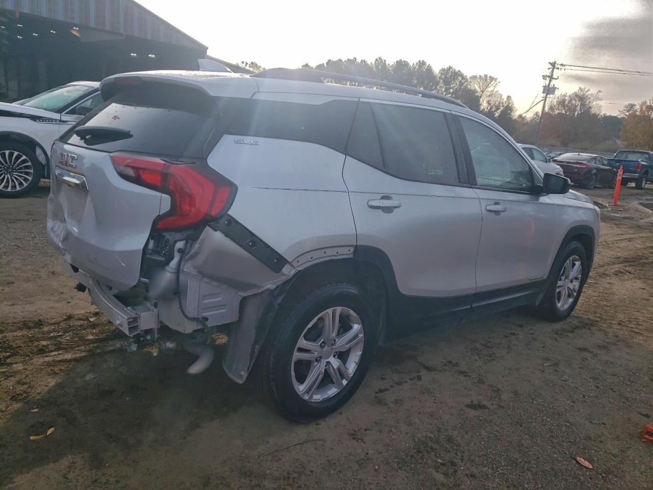 2019 GMC TERRAIN SLE photo 3