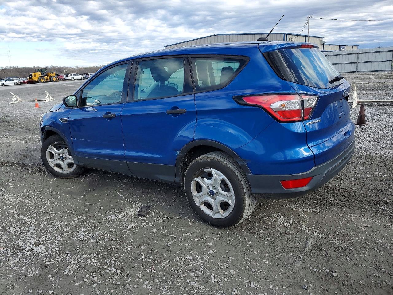 2018 FORD ESCAPE S photo 2