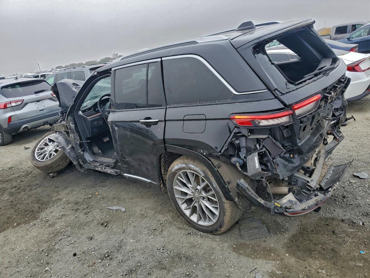 2023 JEEP GRAND CHEROKEE SUMMIT photo 4
