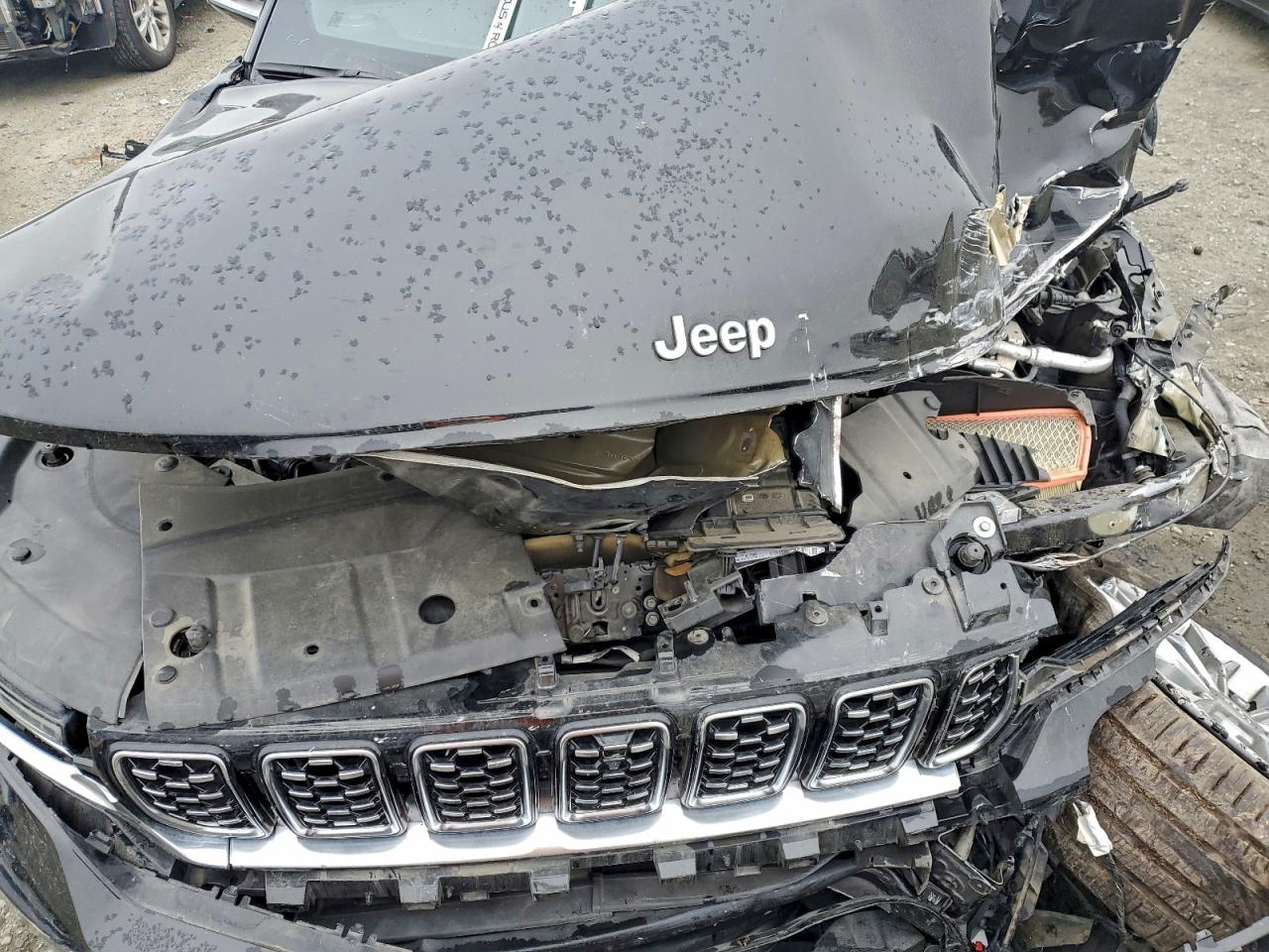 2023 JEEP GRAND CHEROKEE SUMMIT photo 34