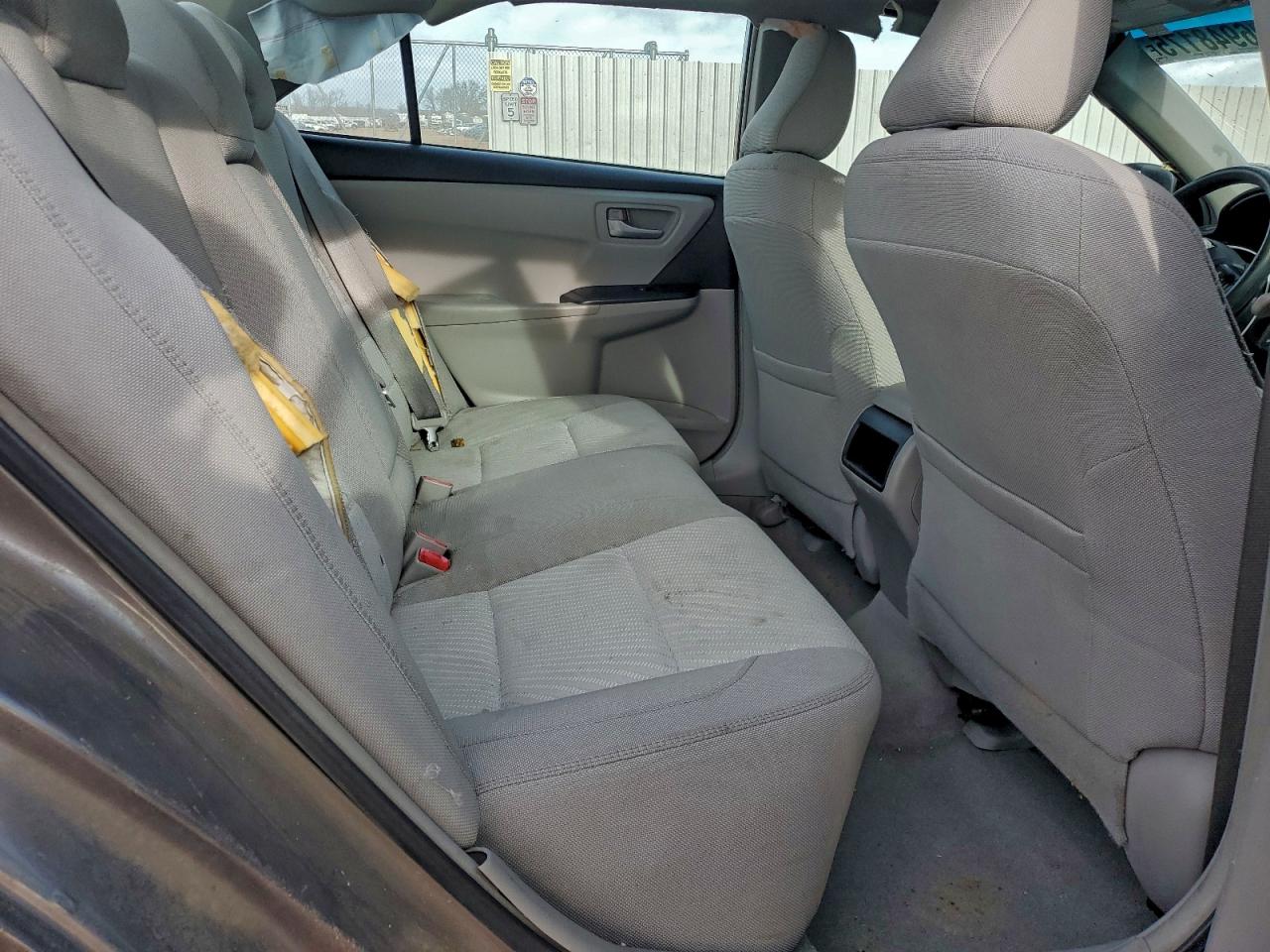 2016 TOYOTA CAMRY LE photo 28