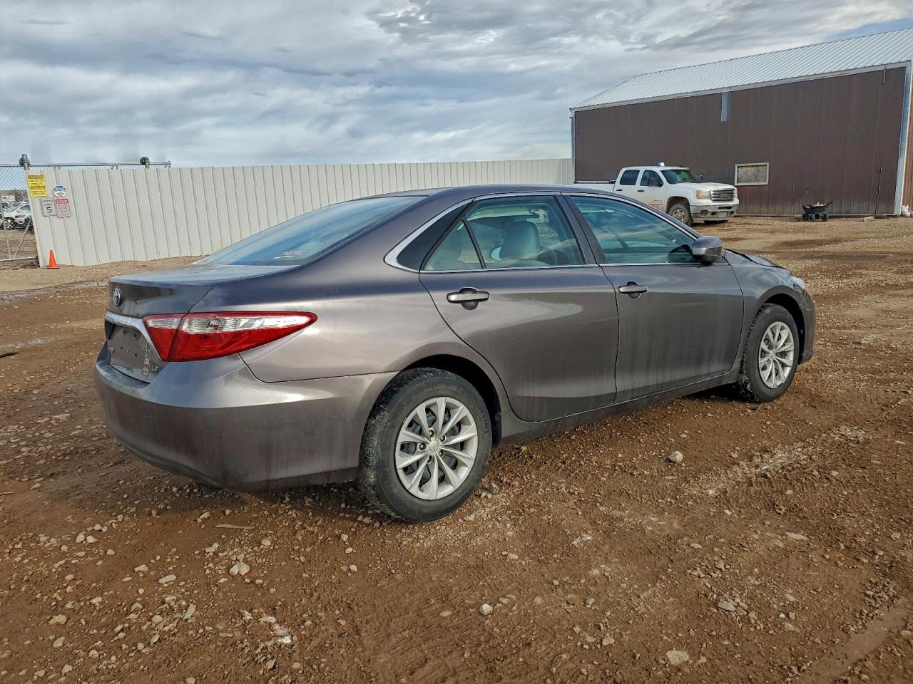 2016 TOYOTA CAMRY LE photo 7