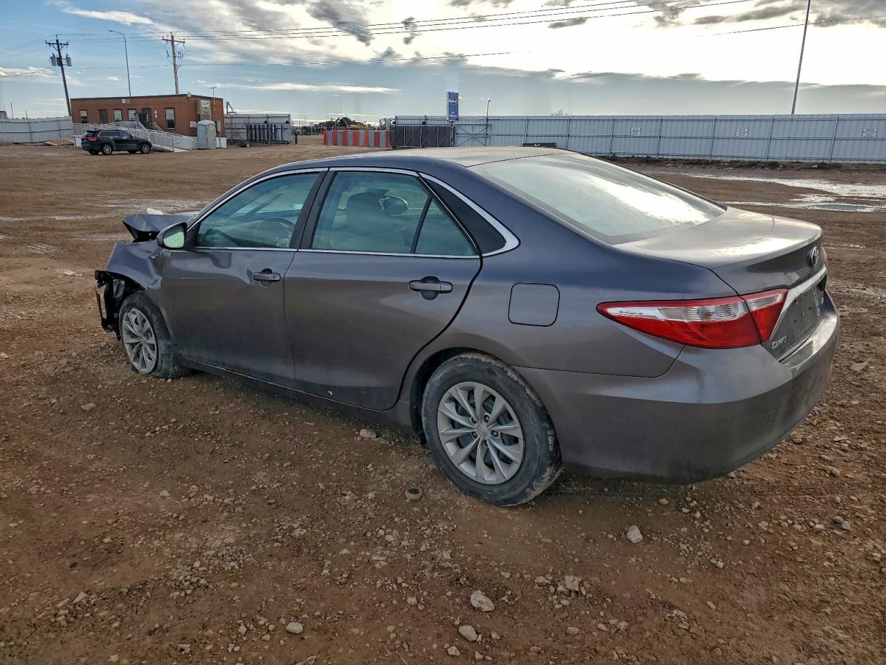 2016 TOYOTA CAMRY LE photo 4