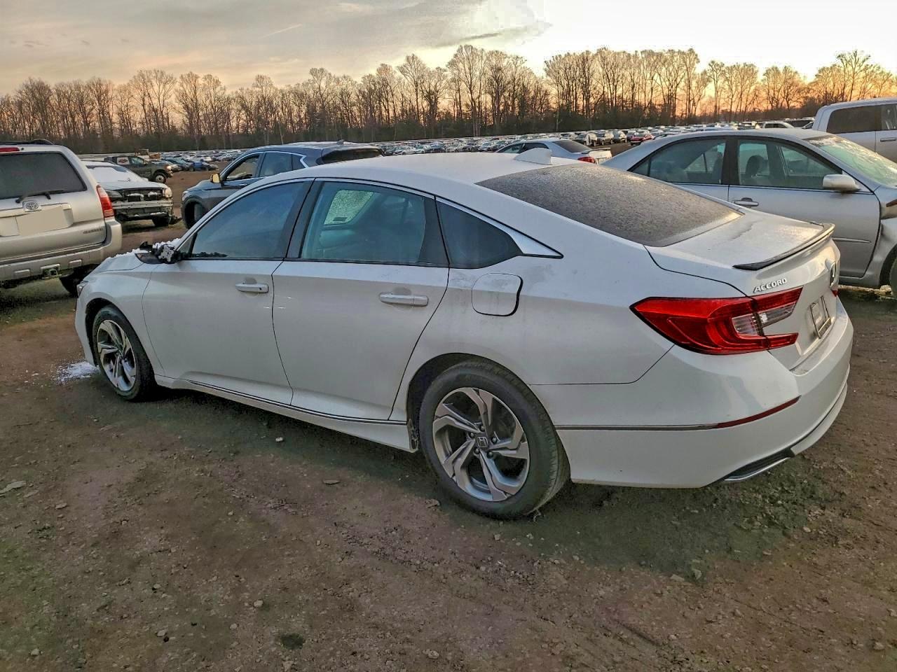 2018 HONDA ACCORD EXL photo 3