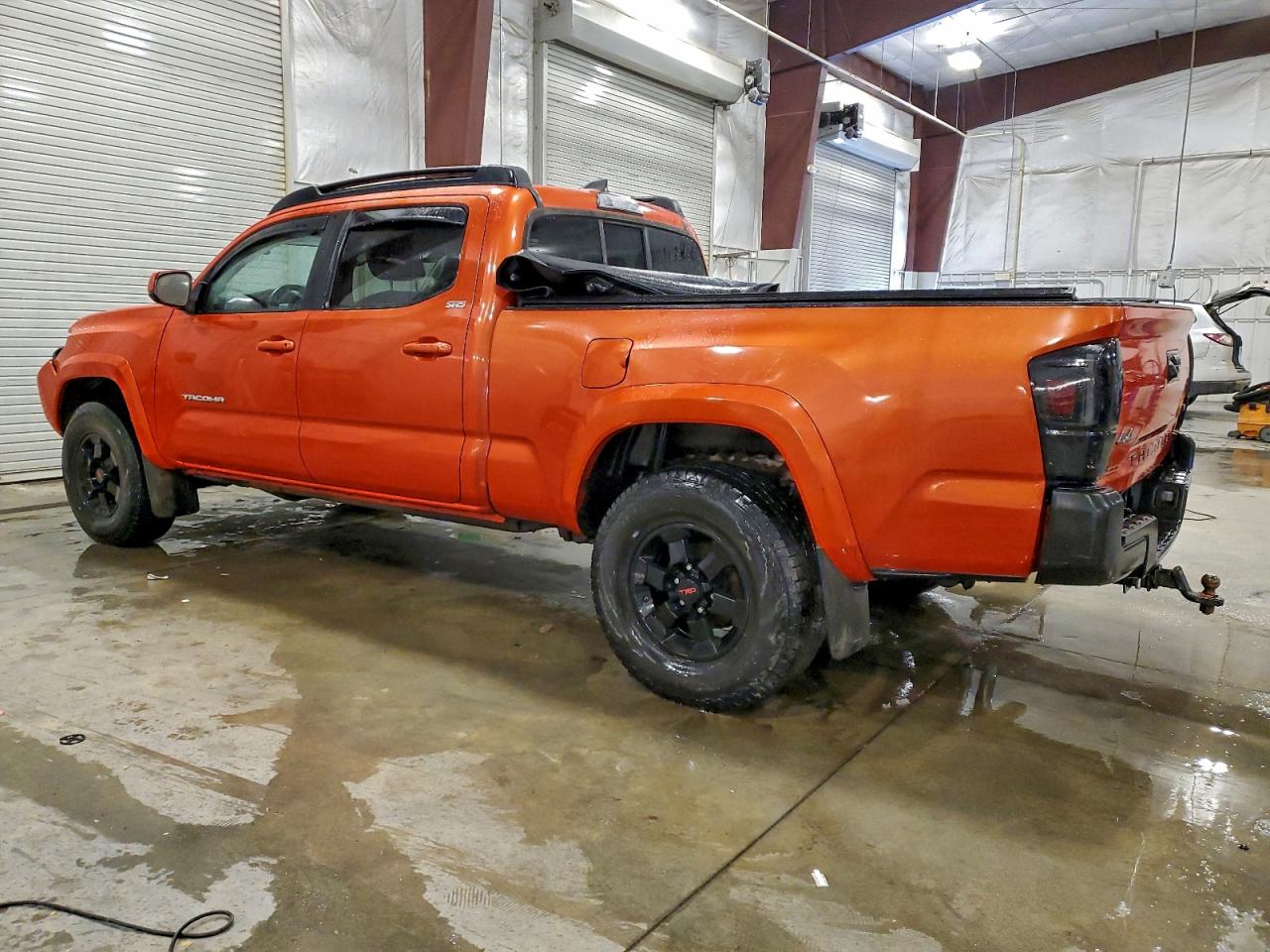 2017 TOYOTA TACOMA DOUBLE CAB photo 2