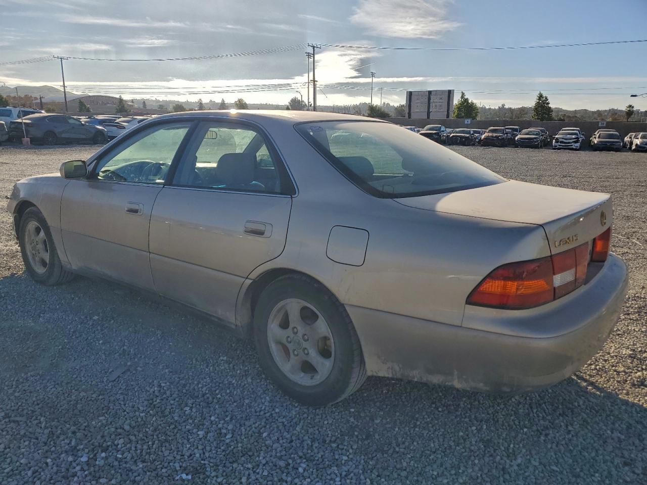 1999 LEXUS ES 300 photo 4