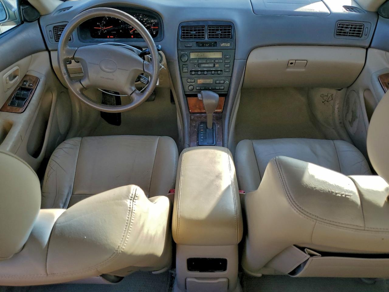 1999 LEXUS ES 300 photo 22