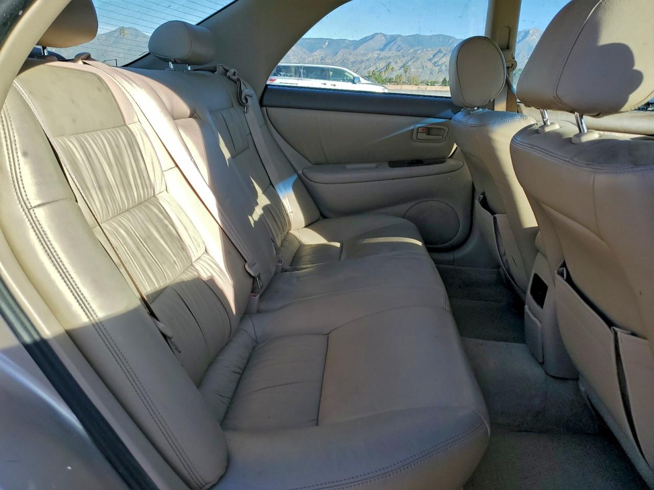 1999 LEXUS ES 300 photo 28