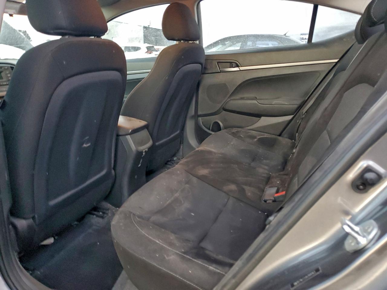 2018 HYUNDAI ELANTRA photo 19