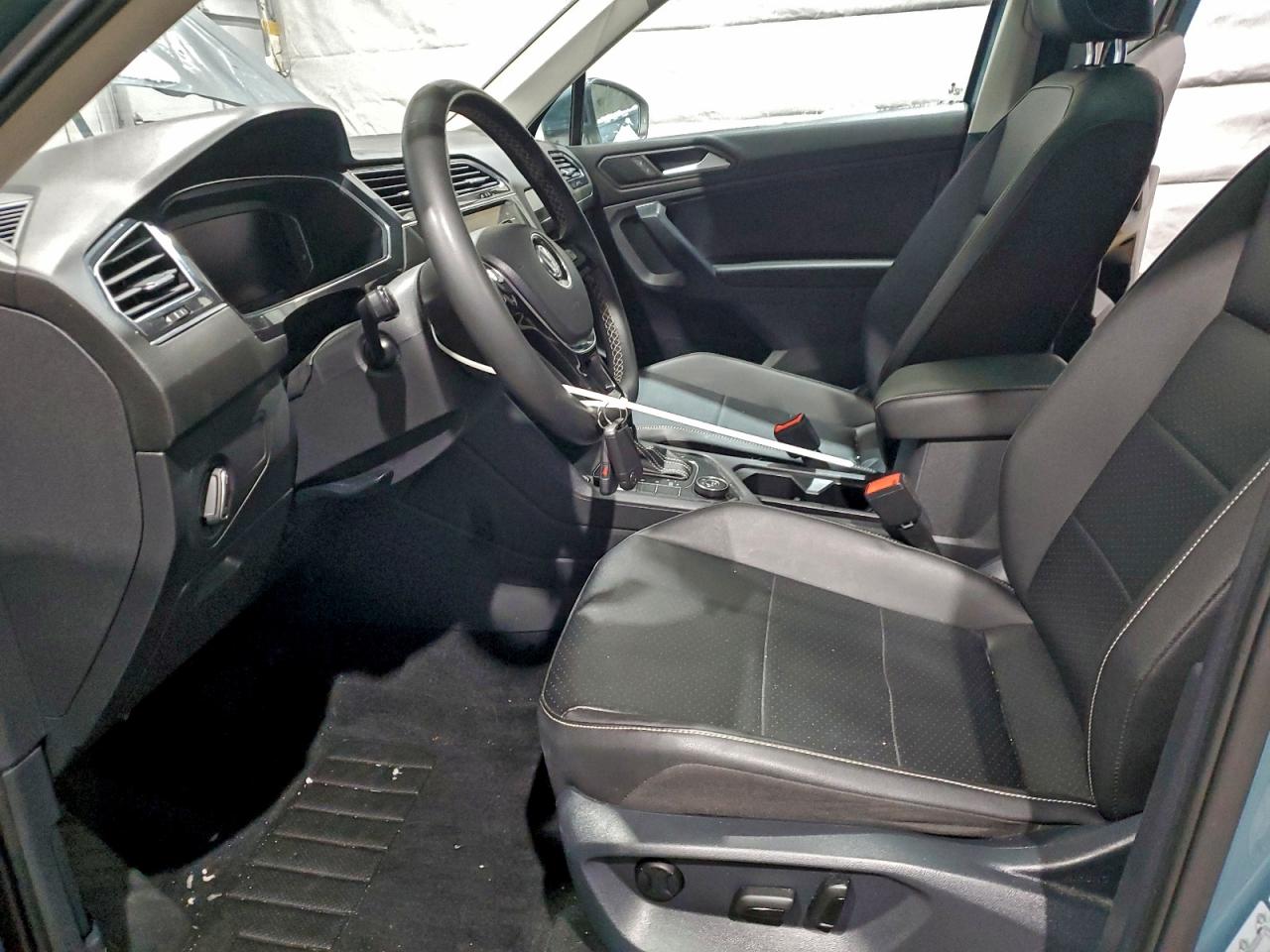 2021 VOLKSWAGEN TIGUAN SE photo 19