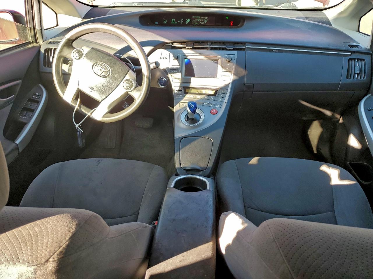 2014 TOYOTA PRIUS photo 8