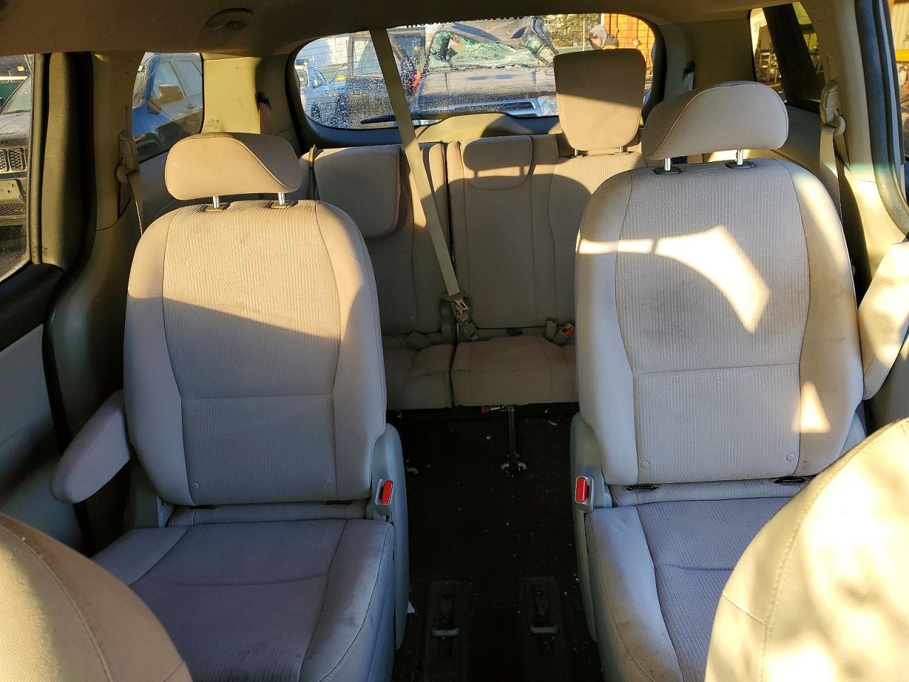 2019 KIA SEDONA LX photo 28