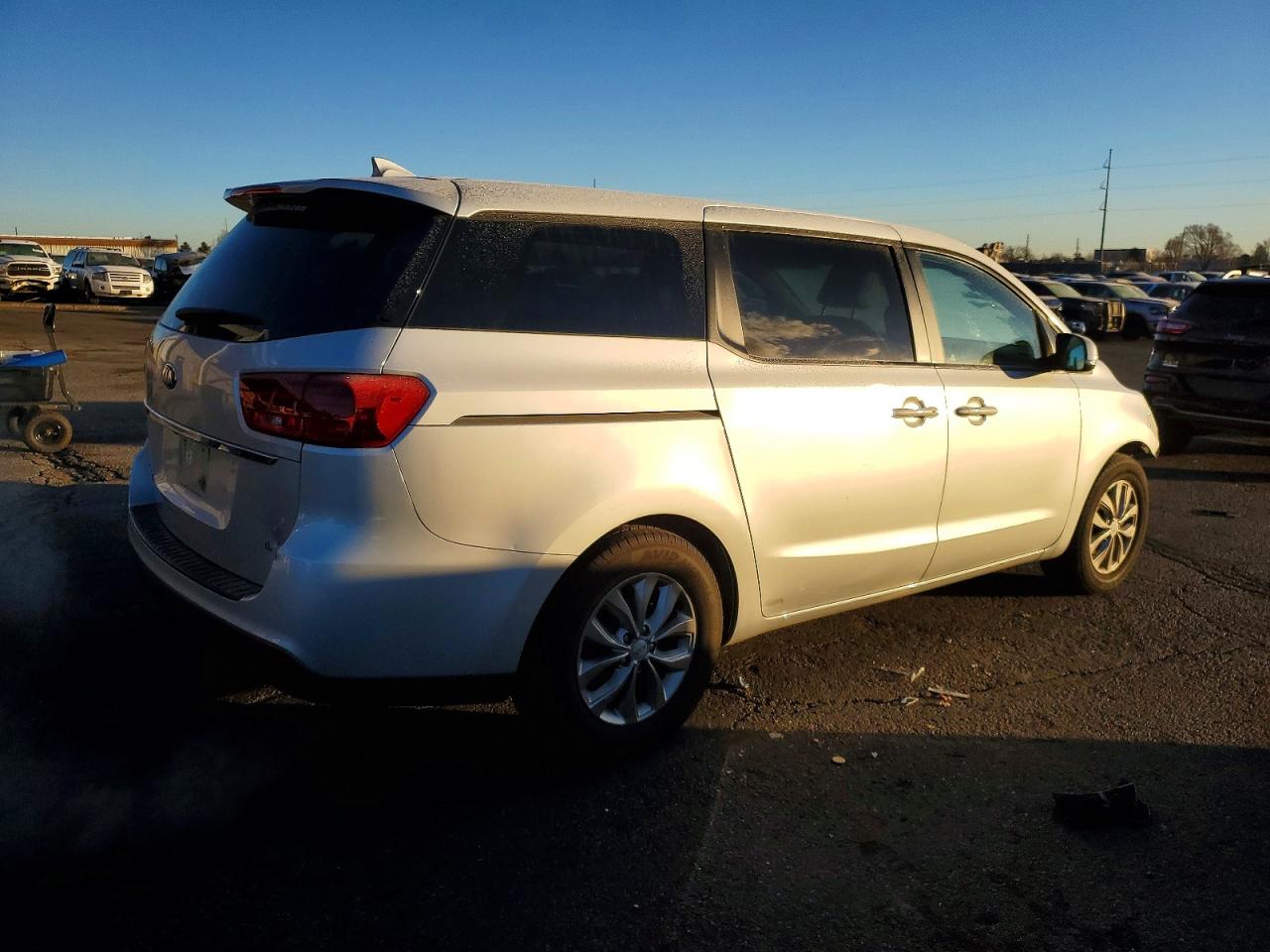 2019 KIA SEDONA LX photo 7