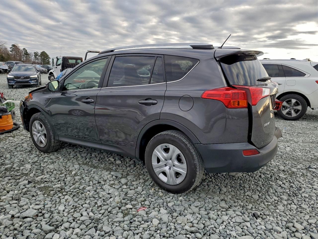 2013 TOYOTA RAV4 LE photo 2