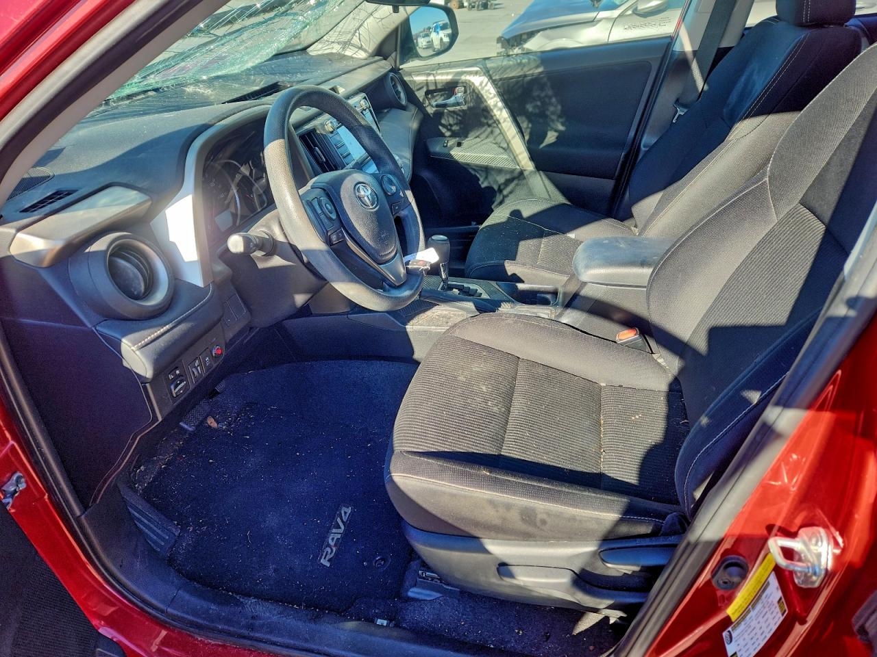 2014 TOYOTA RAV4 XLE photo 13