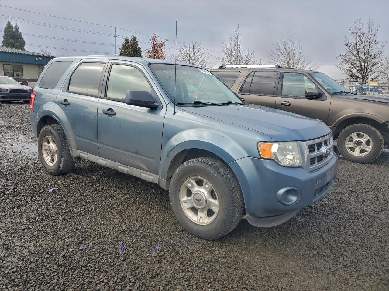 2010 FORD ESCAPE XLS photo 4