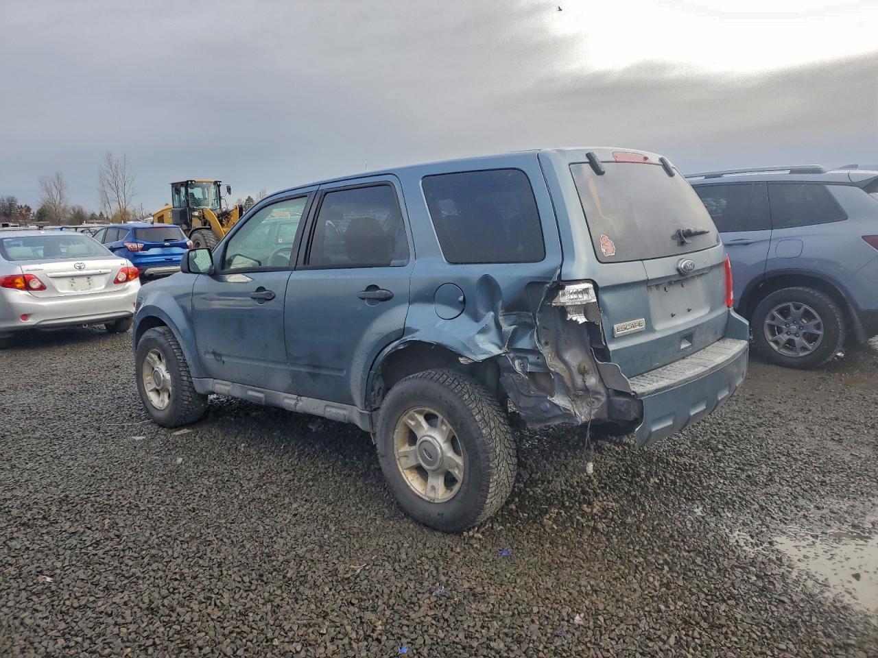 2010 FORD ESCAPE XLS photo 2