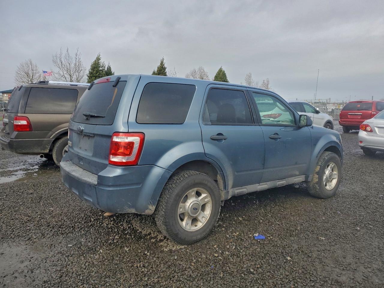 2010 FORD ESCAPE XLS photo 3