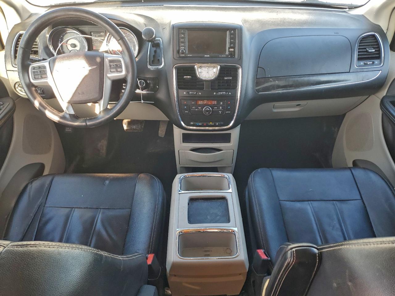 2015 CHRYSLER TOWN & COUNTRY TOURING photo 15