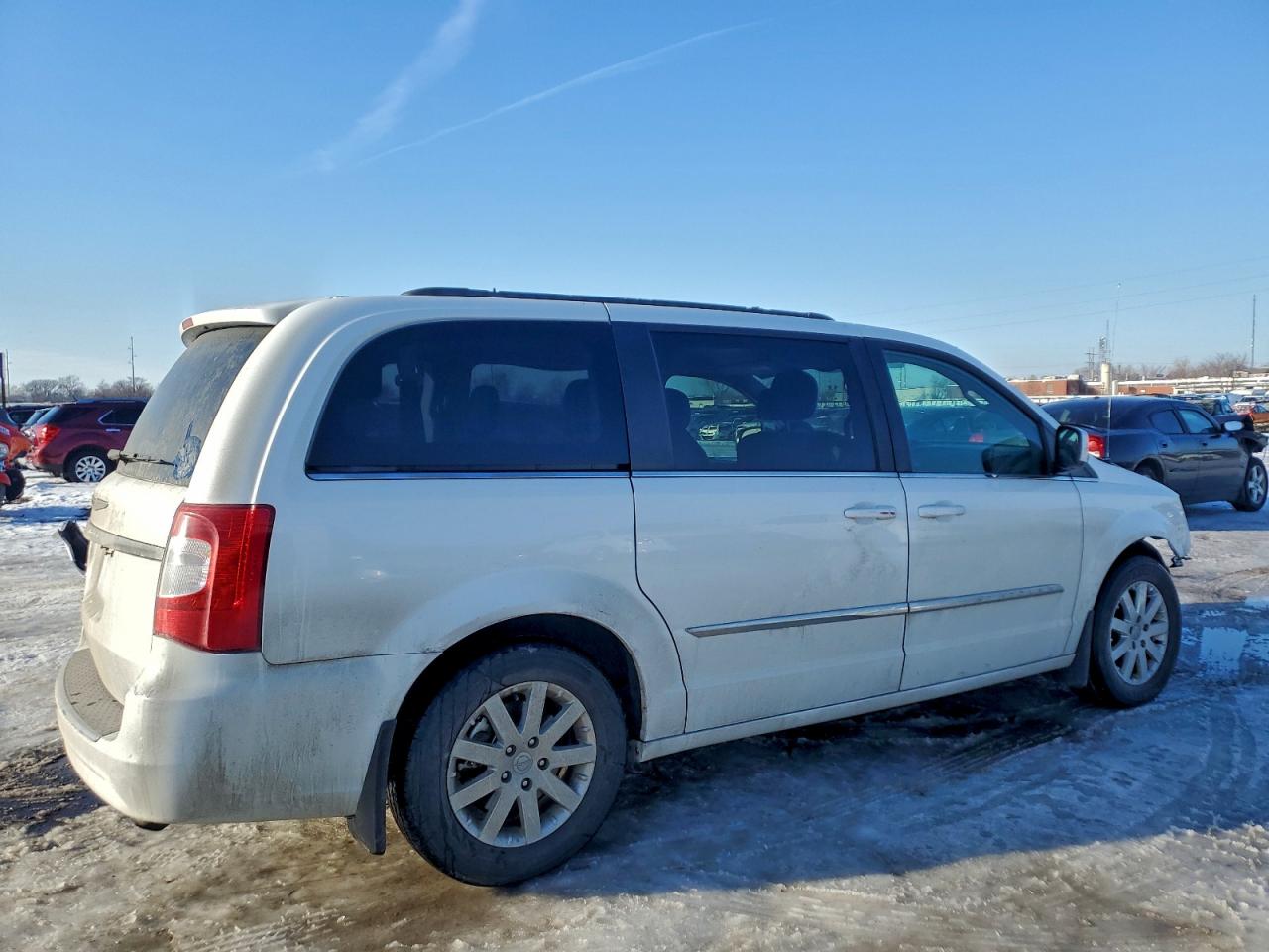 2015 CHRYSLER TOWN & COUNTRY TOURING photo 5