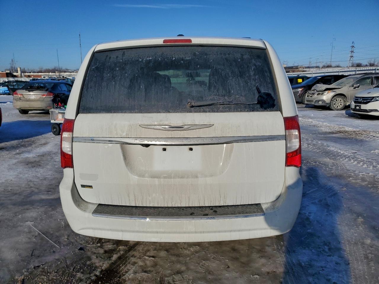 2015 CHRYSLER TOWN & COUNTRY TOURING photo 11