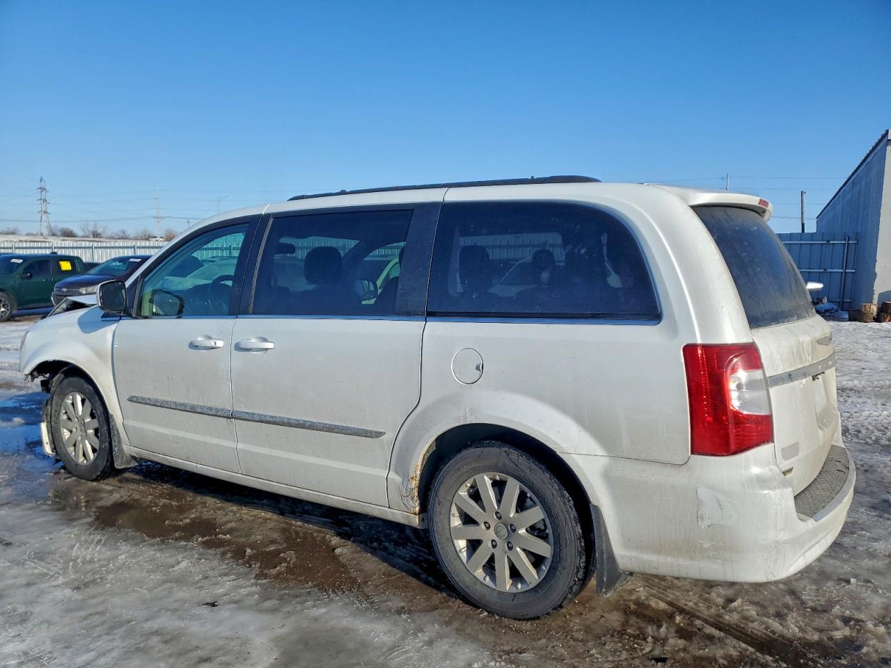 2015 CHRYSLER TOWN & COUNTRY TOURING photo 3