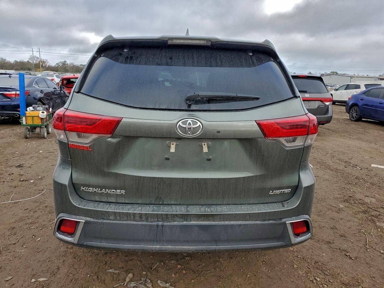 2019 TOYOTA HIGHLANDER LIMITED photo 11