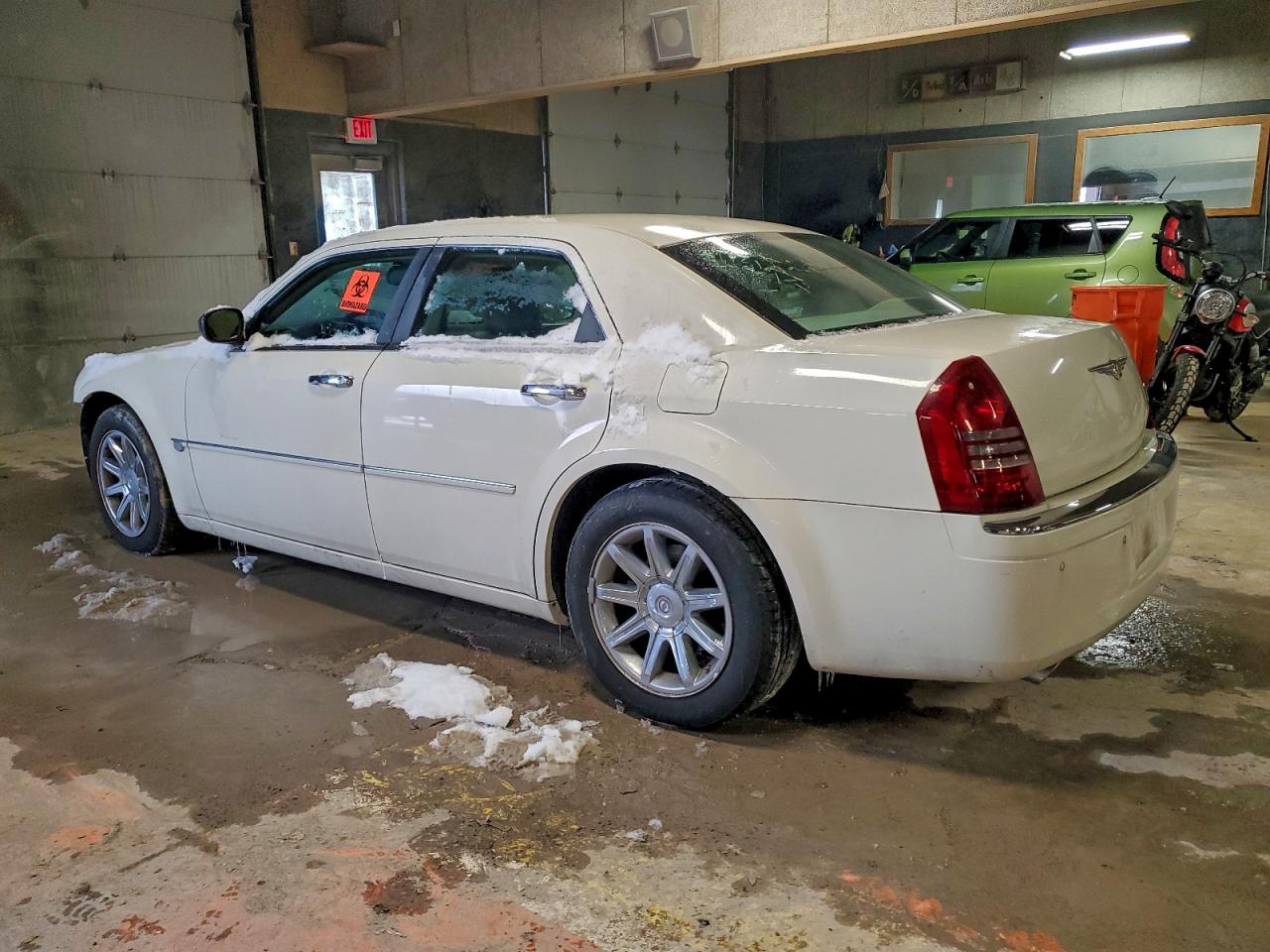 2006 CHRYSLER 300C photo 2