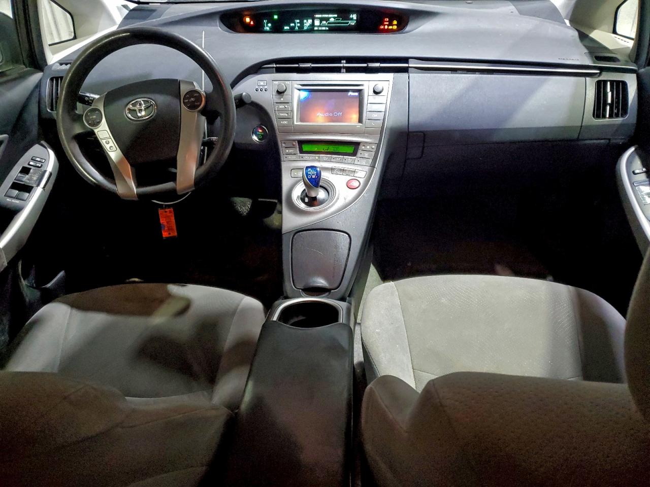 2013 TOYOTA PRIUS photo 15