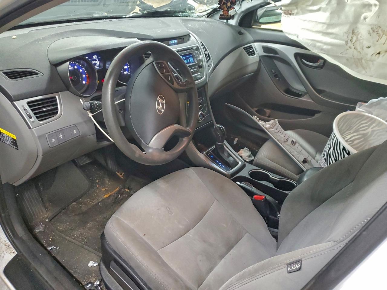 2015 HYUNDAI ELANTRA SE photo 8