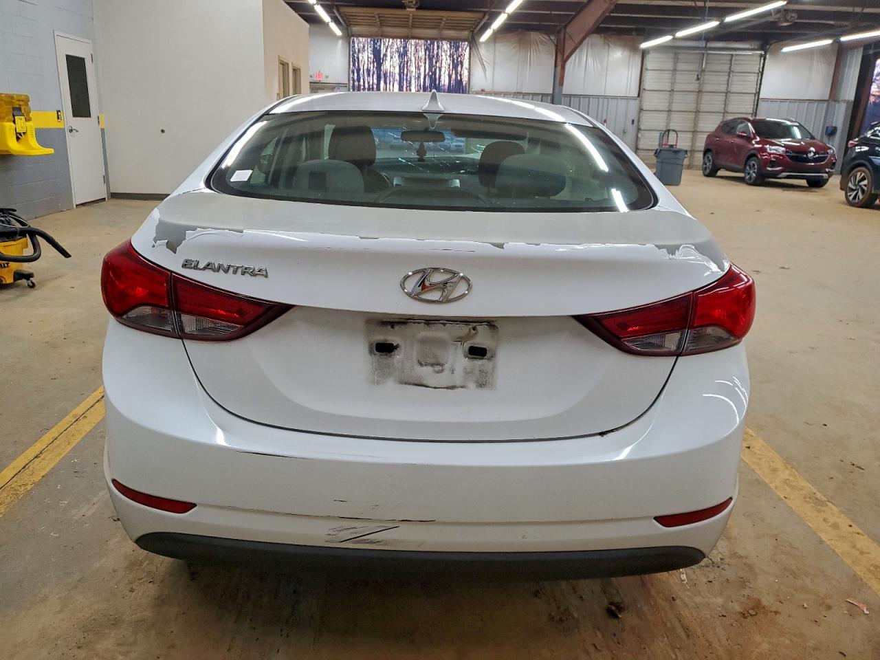 2015 HYUNDAI ELANTRA SE photo 6