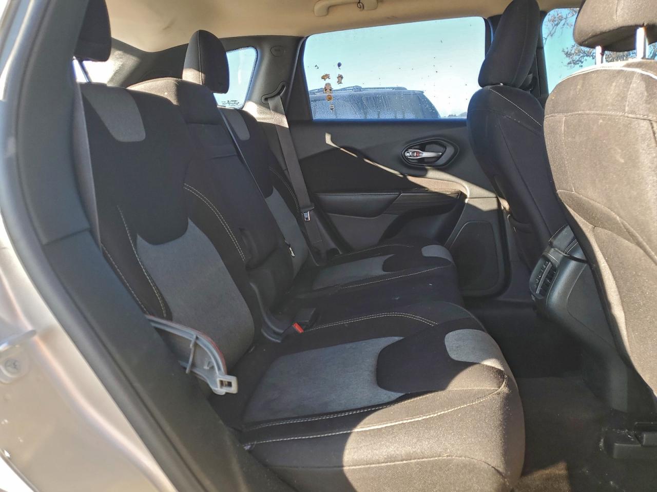 2015 JEEP CHEROKEE SPORT photo 21