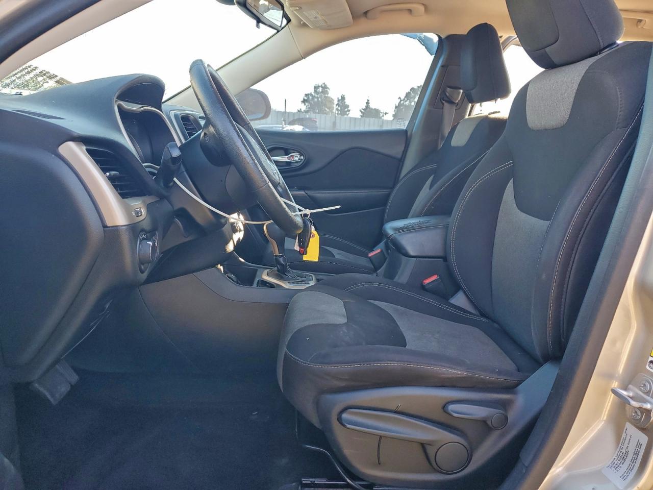 2015 JEEP CHEROKEE SPORT photo 13